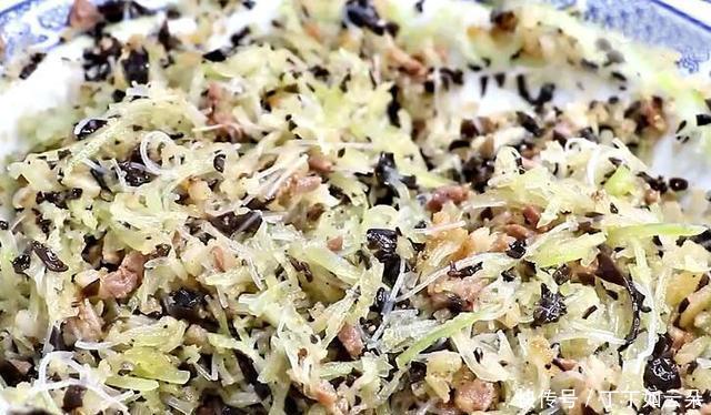 韭菜|寒露过后,我给家人包这种馅的饺子,鲜美又多汁,比韭菜茴香馅香