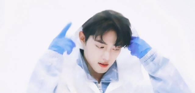  导演|肖战打破《余生》导演从业20年生活，见到“世面”却被老友气笑了