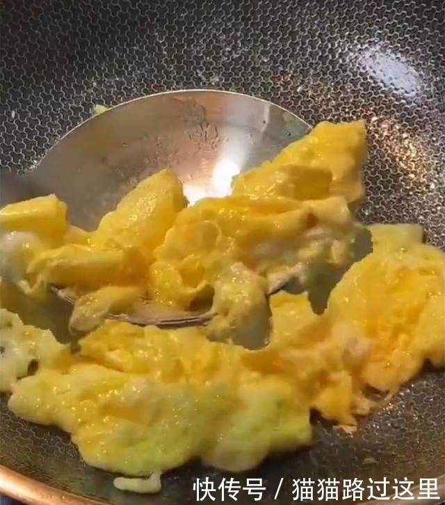 下饭|家常小炒花菜的超级简单做法，营养丰富口感脆甜，好吃又下饭