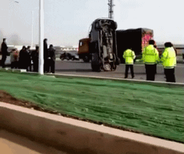 GIF|搞笑GIF:①现在的高手过招,都是隔空互怼,非接触的!