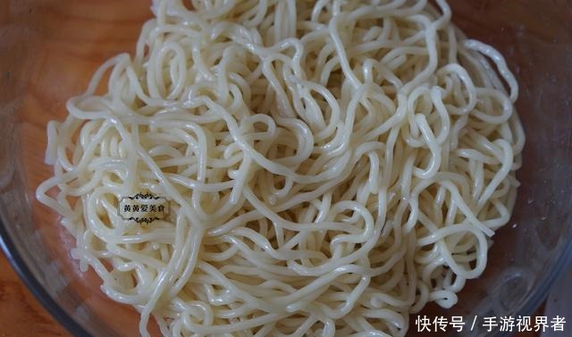 满满|家有高考生,早餐不将就,这面营养丰富,元气满满,5分钟就上桌