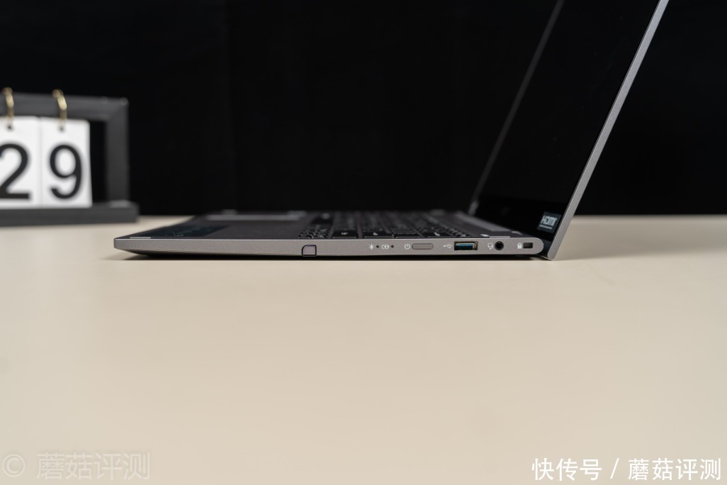  翻转|极致轻薄，自由翻转，细节出众、宏碁蜂鸟Spin 5百变2K轻薄本 评测