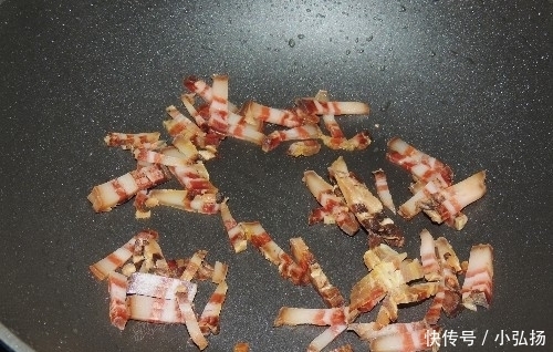 胡萝卜|夏天的懒人焖饭,饭菜一锅出,有肉有菜营养均衡,比外卖还省时