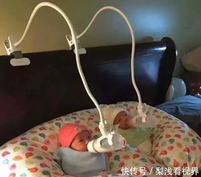 妹子|妹子，你可真有一套啊，用这方式喂宝宝真是太省力了