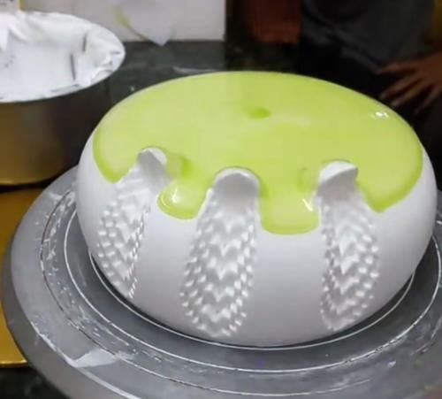 手法|印度师傅做蛋糕,料理的手法过于酷炫,做出的蛋糕堪称艺术品