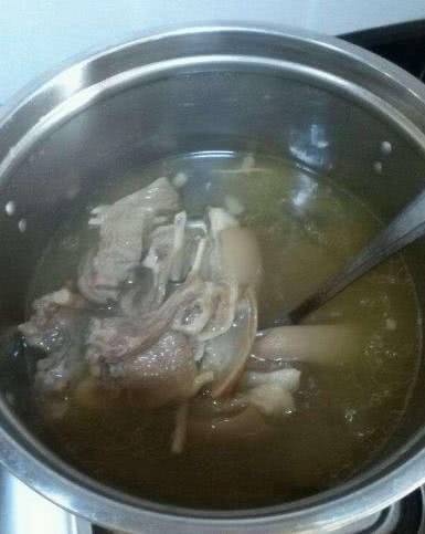 白无|手把手教你“炖羊肉”最简单的办法，牢记2样食材，鲜奶白无膻味