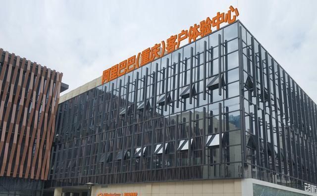  父亲|父亲只有1条腿，95后小伙为给爸安假肢，每天吃饭只花2块钱