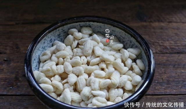 晒晒|晒晒我家的午餐,既是主食也是菜,简单省事一人一碗,老公吃得欢