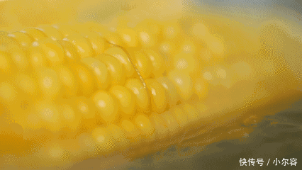 下锅|做水煮玉米,不要直接下锅!多加这一步,玉米鲜嫩多汁更香甜