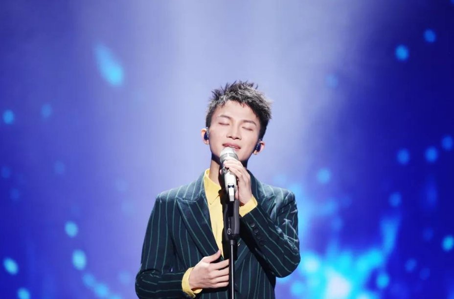 华晨|记者问华晨宇周深的歌唱技巧,华晨宇的回答使听众大笑