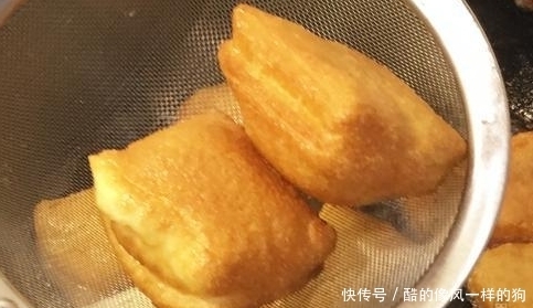 香脆|面粉加鸡蛋,教你制作香脆小油条,蓬松酥软实在太好吃了!