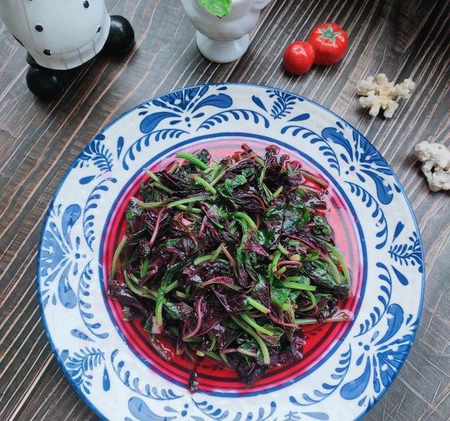 简单|蒜炒红苋菜,简单炒一炒,超好吃
