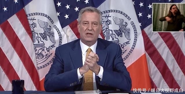  助威|美国警察执法中反被锁喉，头部还遭重创缝数针，群众一旁欢呼助威