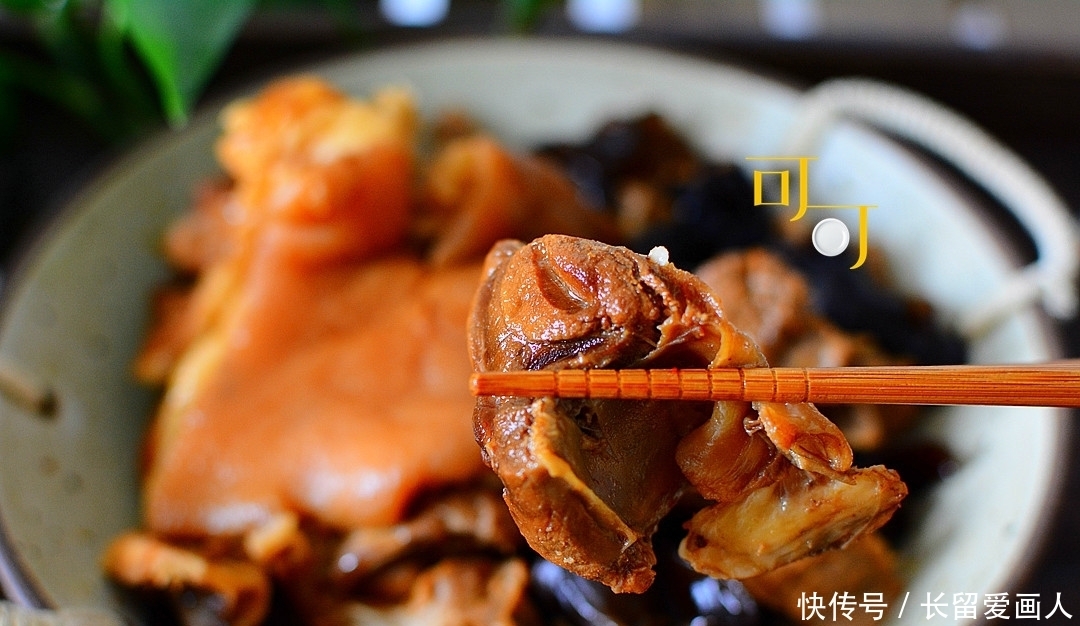 步骤|肉香满溢的蹄髈烧法,笋干和木耳更受欢迎,炖一锅一家人吃两餐