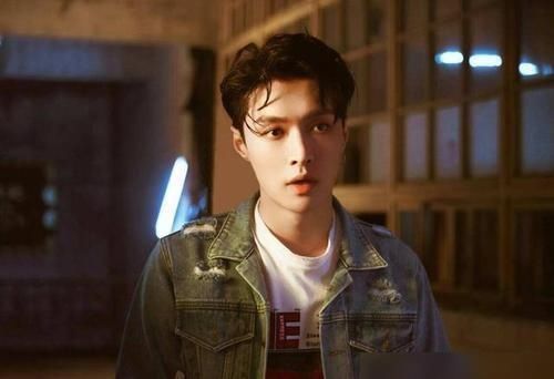 张艺兴|张艺兴告别《极限挑战》,原因是行程紧密?网友:我们都懂