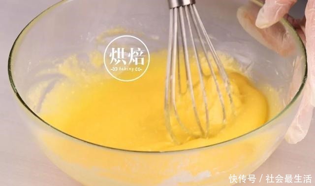 蛋糕|随便个盆就能做 用蛋糕卷拼的半球型奶油生日蛋糕 有创意