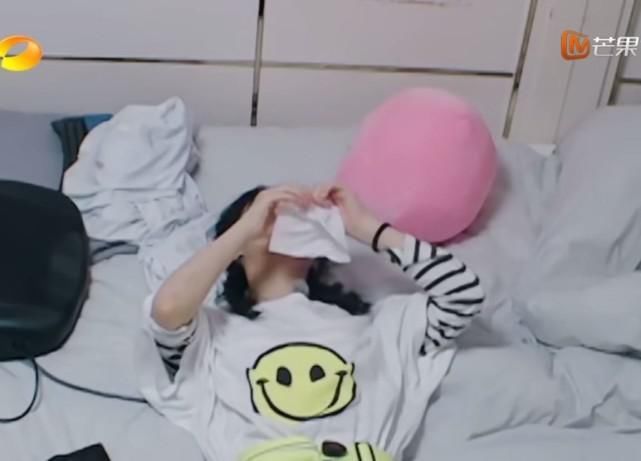  特别|赵丽颖《中餐厅》崩溃大哭，李浩菲暖心安慰，颖宝说话太直情绪失控