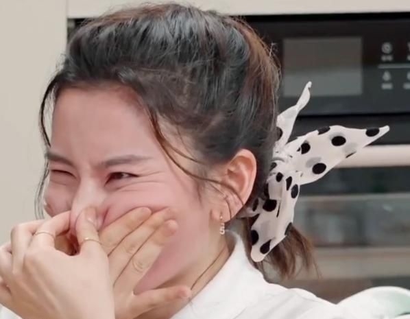 综艺|宋祖儿,在综艺学狐狸表情,太用力