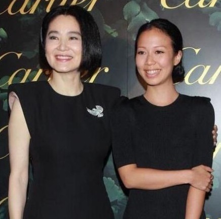 混血|林青霞继女罕见曝光,素颜出镜穿着朴素,一脸“混血风”!