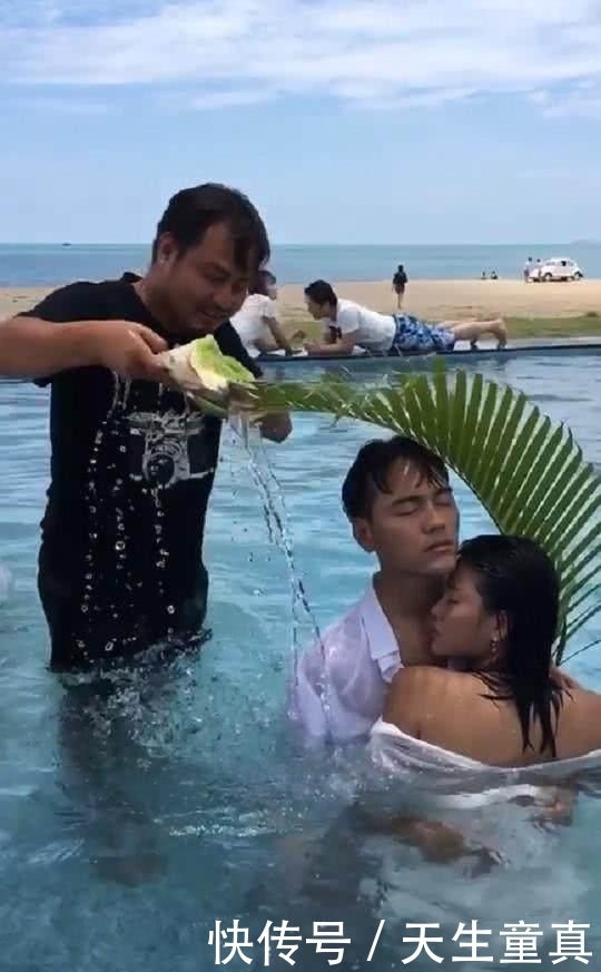 忍不住|为省钱请朋友帮拍婚纱照,看到道具时忍不住想笑,成片惊艳了