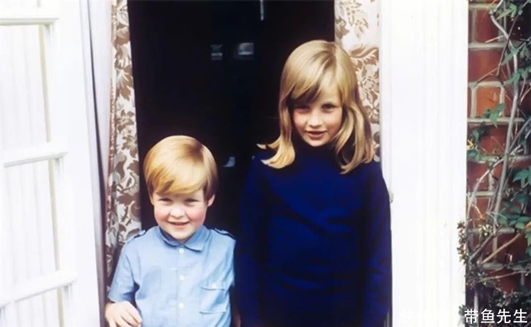 为伴|戴安娜6岁父母离异,她和弟弟相依为伴,周末见母亲是她最开心的