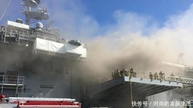  美国|三哥附体？美国两栖攻击舰突然爆炸着火！