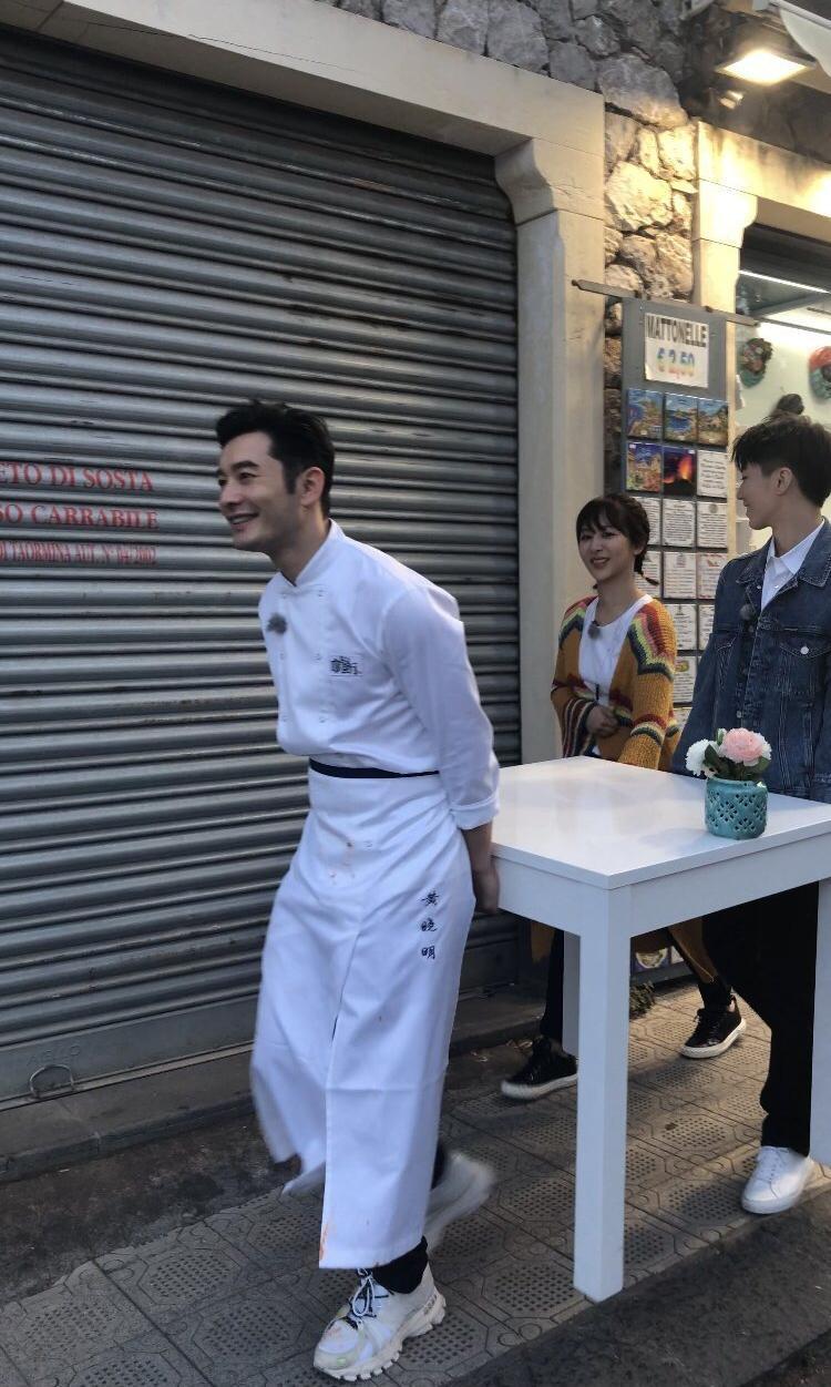 王俊凯|《中餐厅3》终于定档,杨紫王俊凯黄晓明坐镇,播出时间给力!