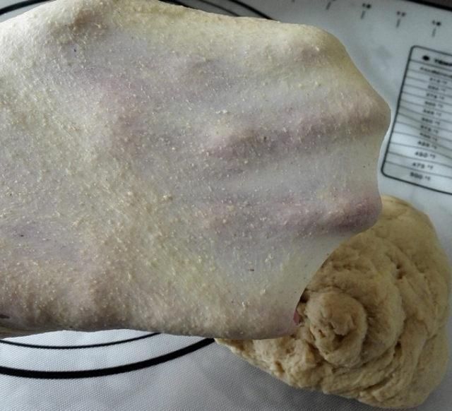 白味|一款操作简单的餐包,添加了白味噌和葱花,空口吃味道也是棒棒的