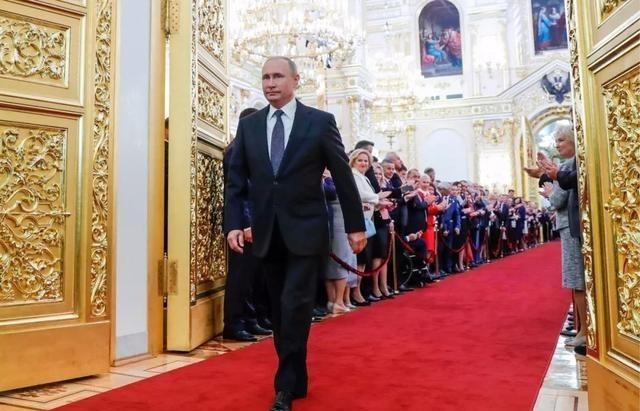  斯大林|为何斯大林越来越受俄罗斯推崇呢？