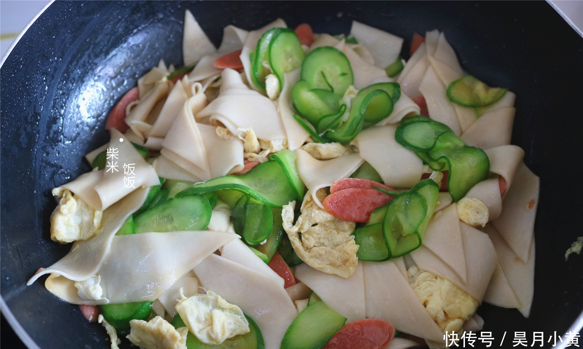 懒人|娘俩的懒人午餐,饭菜一锅出,每人一碗,网友:真省事