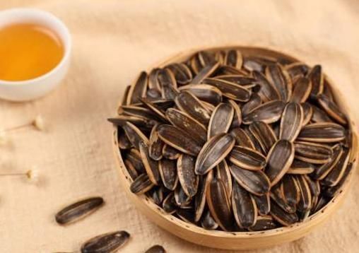 泡面|让外国人上瘾的4种中国零食，一吃根本停不下来，优越感爆棚