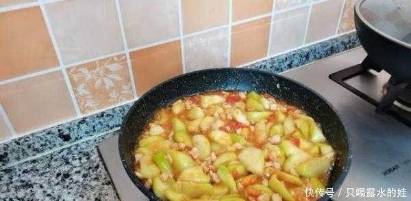 汤汁|丝瓜最好吃的做法,营养美味又健康,好吃的连汤汁都不放过