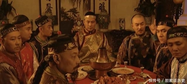 王朝|雍正王朝:太子被诬兵变,康熙为何连封四个亲王?