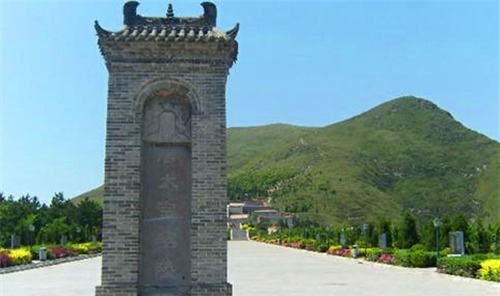 年后|将军死后立碑：墓中无金无银，别挖！200年后盗墓贼挖开想哭