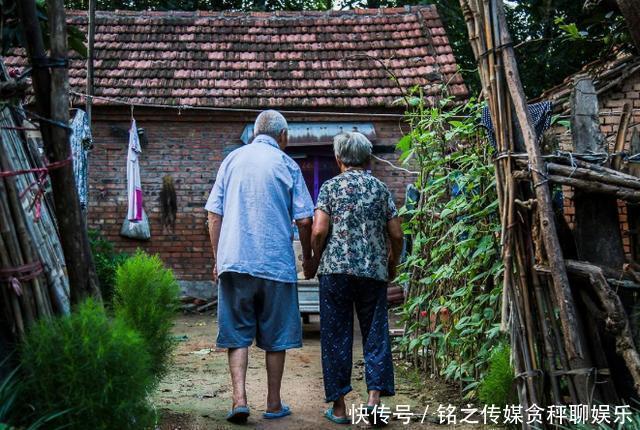 后悔|“要是能重来，我一定让爸妈抱上孙子”，坚持丁克的康辉，后悔了