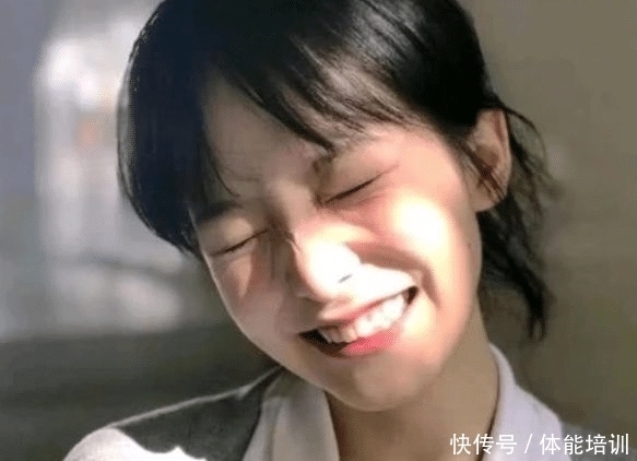 地方|脸上这“3地方”凸起的女生,是标准“樱花脸”,全中异性缘爆棚!