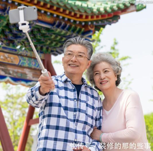 现实|“丁克太自私，年轻时玩，晚年遭罪”，现实差距很大