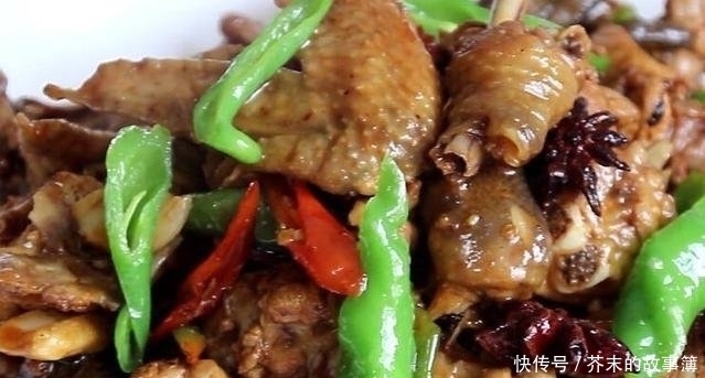  鸡肉|炖鸡肉时,千万不要直接加水炖,多做这一步,鸡肉鲜嫩,没有腥味！