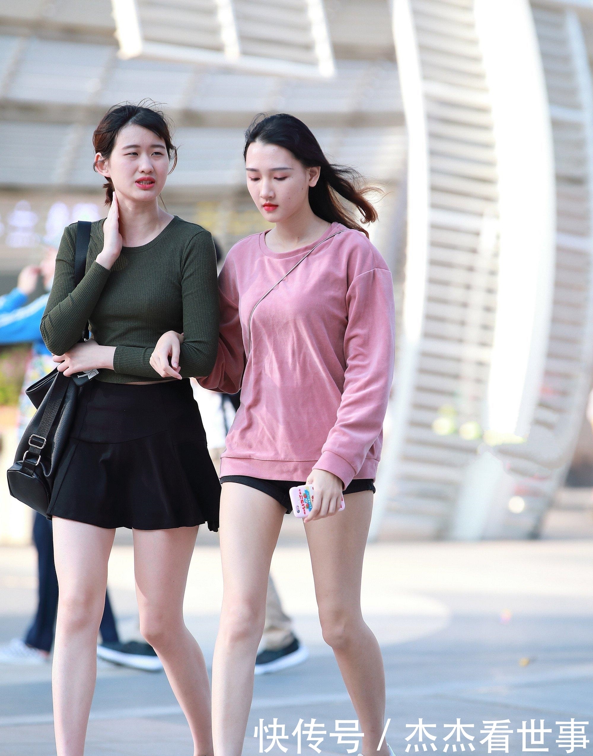 应天|此女只应天上有,丝袜女神气场全开,网友:受不了!