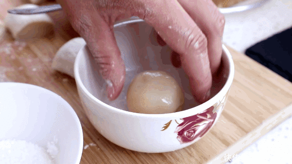 甜点|广式甜点“芒果糯米糍”,比雪媚娘制作简单,奶香浓郁,软糯拉丝