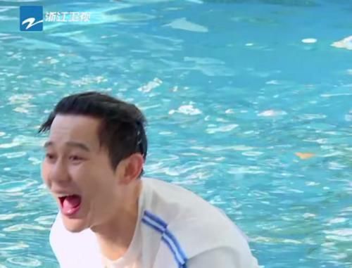 节目|上跑男不允许染发周震南遮金发的方式亮了,掉水里那刻笑出猪叫