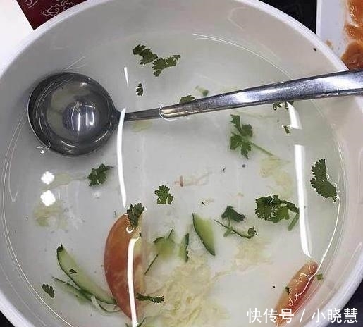 大学|大学食堂最坑人的5道菜, 高考生擦亮眼睛! 网友: 这汤是刷锅水?