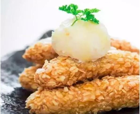 香芹|美食推荐葱爆牛肉,香芹炒木耳,燕麦脆皮香蕉的做法