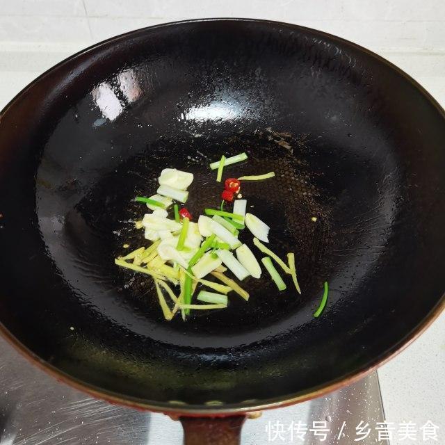 切成|豆角烧茄子,软糯入味,非常的下饭