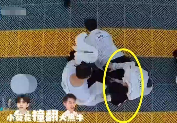 真实|蔡徐坤游戏故意推翻李晨,沙溢看不下去,暴露跑男团真实关系