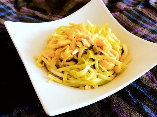  倒入|春季美食推荐尖椒腰花，油豆腐丁炒青椒，爆炒肥肠的做法