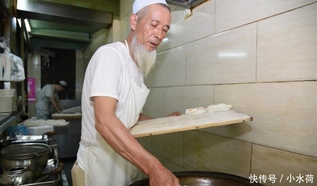 顾客|7旬老爷爷承继“百年老店”,每天仅卖30斤,顾客:最怕排不到