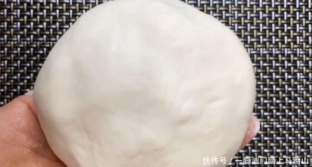 简单|天冷了多给家人吃它,5元做一锅,简单一烙好吃又营养,全家都爱