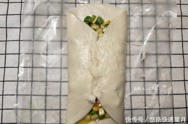  外酥|懒人早餐手抓饼巧变蔬菜鸡蛋饼，外酥里嫩，10分钟搞定早餐