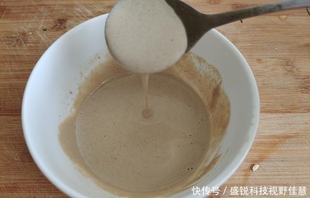 加水|芝麻酱怎样调才好吃直接加水就错了,难怪口感不好,还有小疙瘩